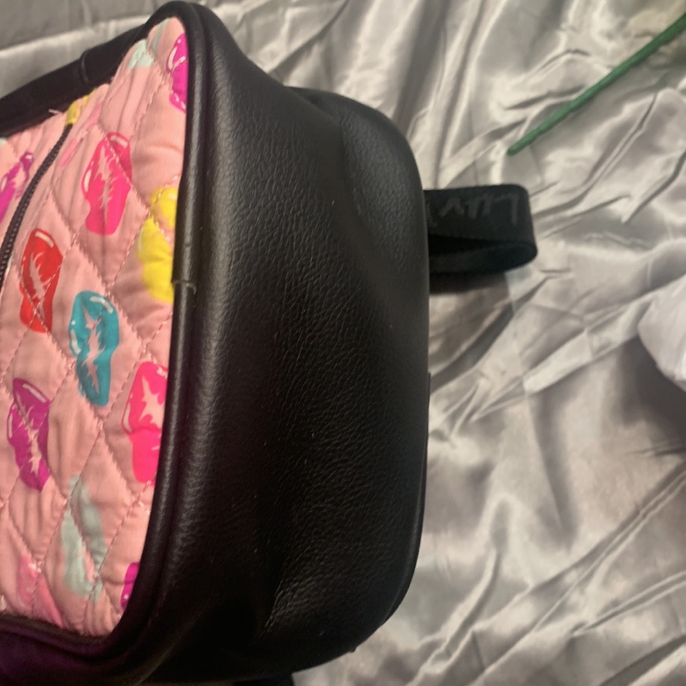 🌹 “Luv BETSEY” by BETSEY JOHNSON • Cute Black Mini Book Bag Lips Purse - Picture 11 of 13